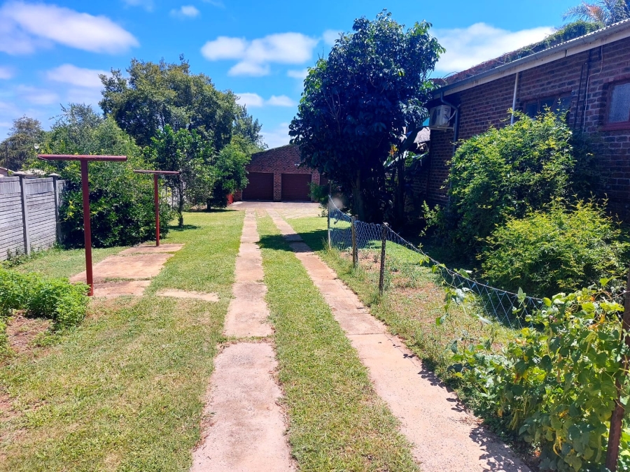 8 Bedroom Property for Sale in Swartruggens North West